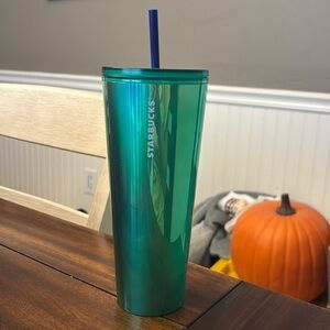 24 ounce Starbucks cup